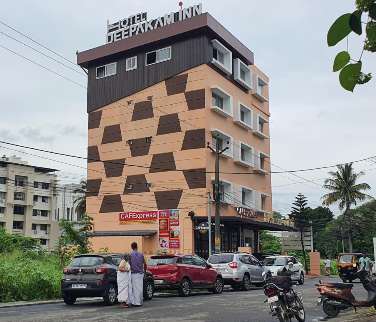 Hotel Deepakam Inn Палаккад Экстерьер фото