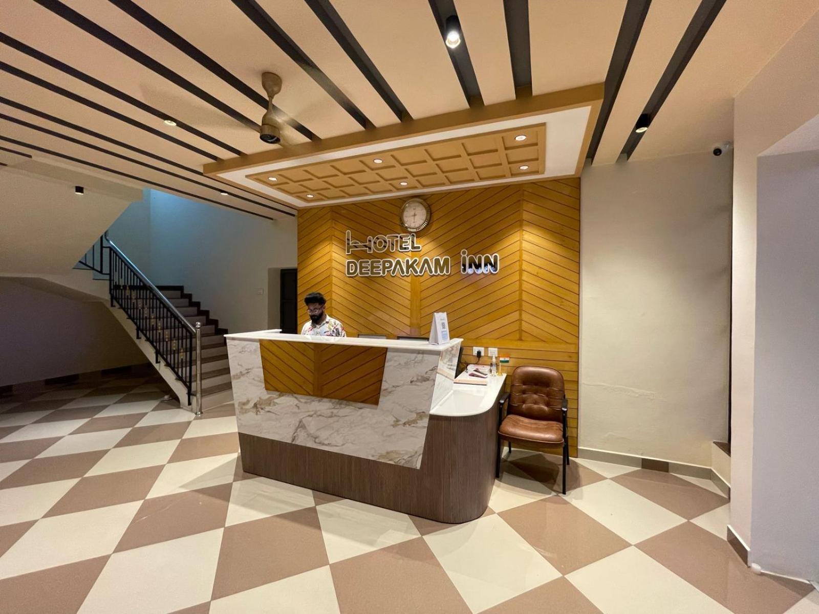 Hotel Deepakam Inn Палаккад Экстерьер фото